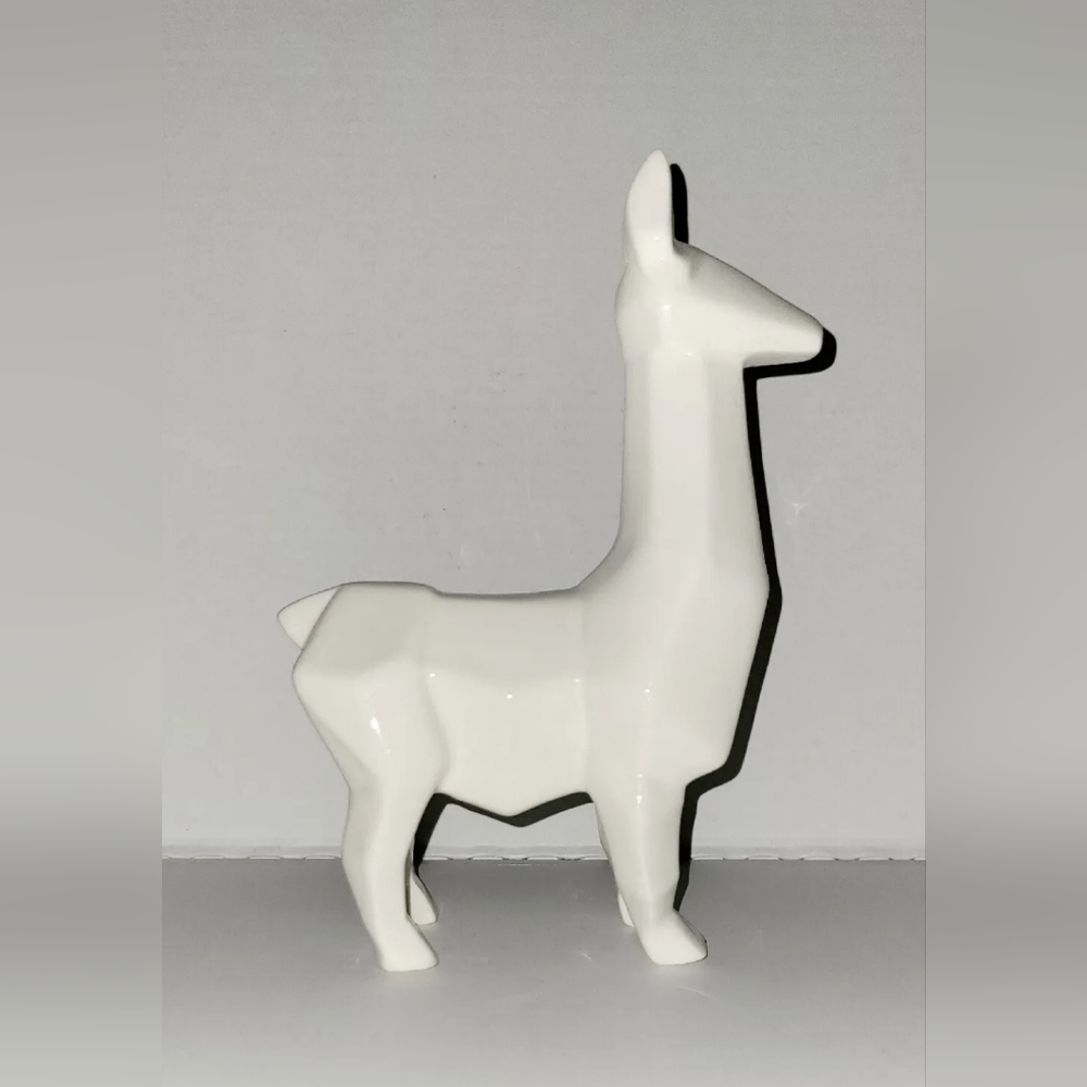8 OAK LANE White Ceramic Standing LLAMA STATUE 8"×6"